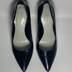 1. State woman’s Heels size 7